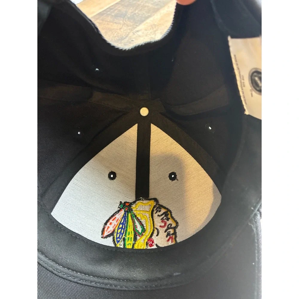 NHL Chicago Blackhawks Hat Adult One Size Black Baseball Cap Hockey Fan Gear